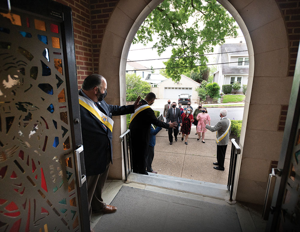 Grand Knight Joe Pargola and other members of Father Joseph D. Gallagher Council 3673