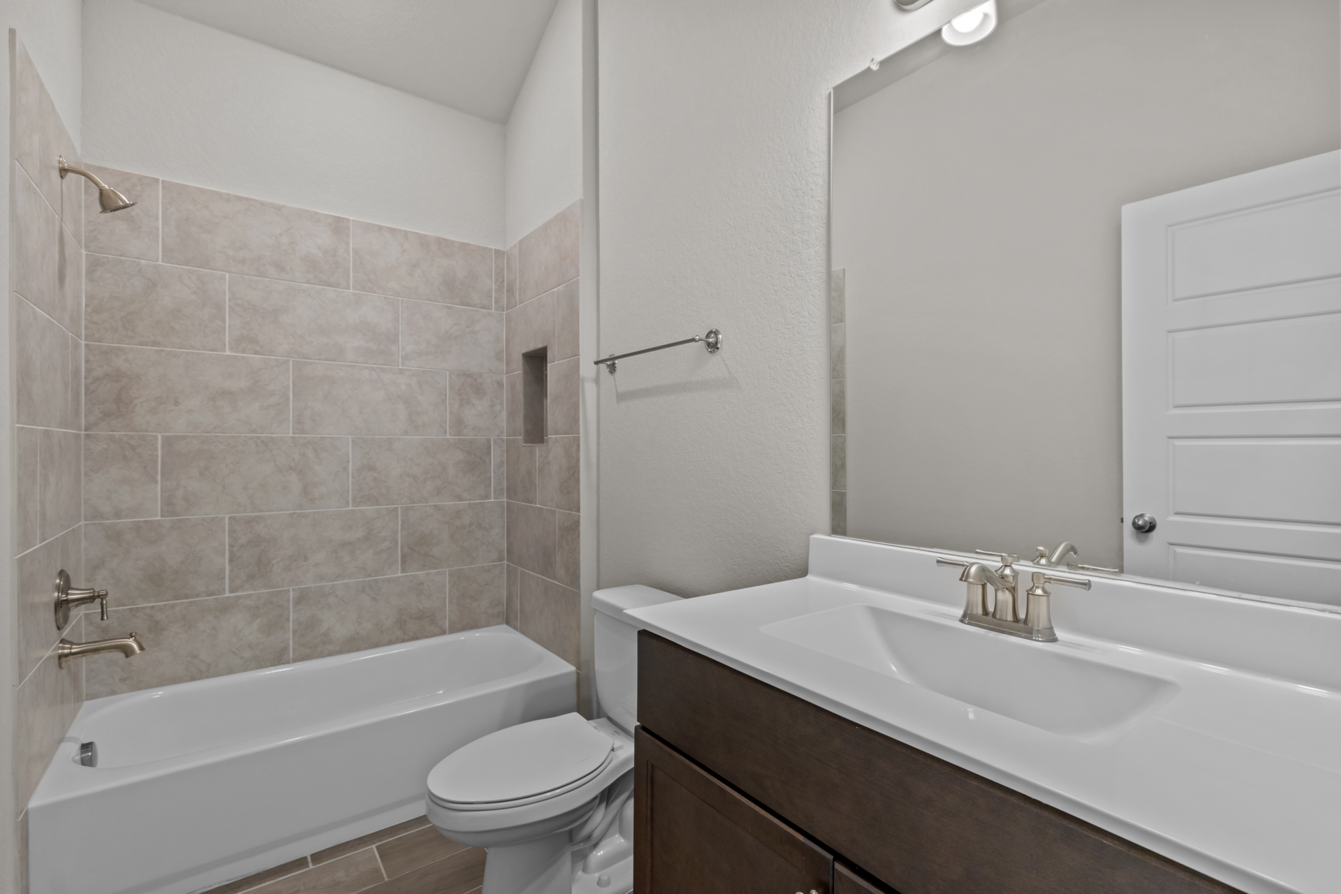 d4ad1757-2395-48d7-a802-54d1627f14b8