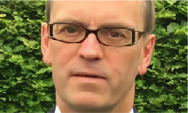 Headshot of Nick Ralphs