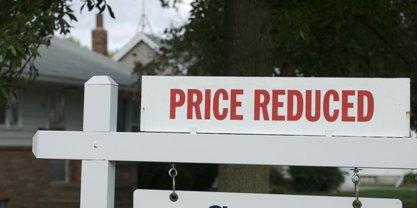 Home Price Cuts Are Rising: How Homebuyers Can Use Them to Save Image