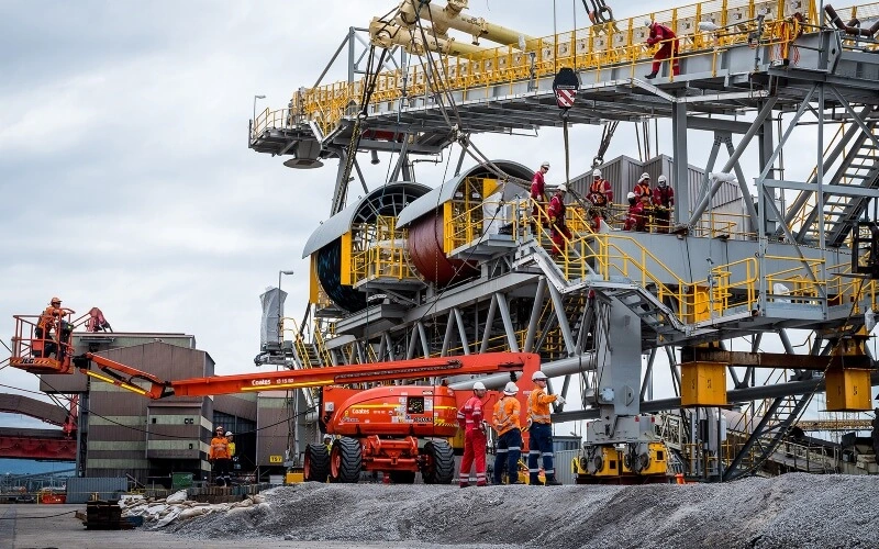 Elevated work platform on site