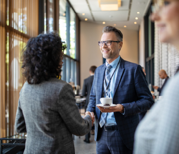 Mednarodna podjetja za poslovanje v tujini potrebujejo mednarnodni program