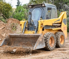 10 things you need to know before you hire a mini loader