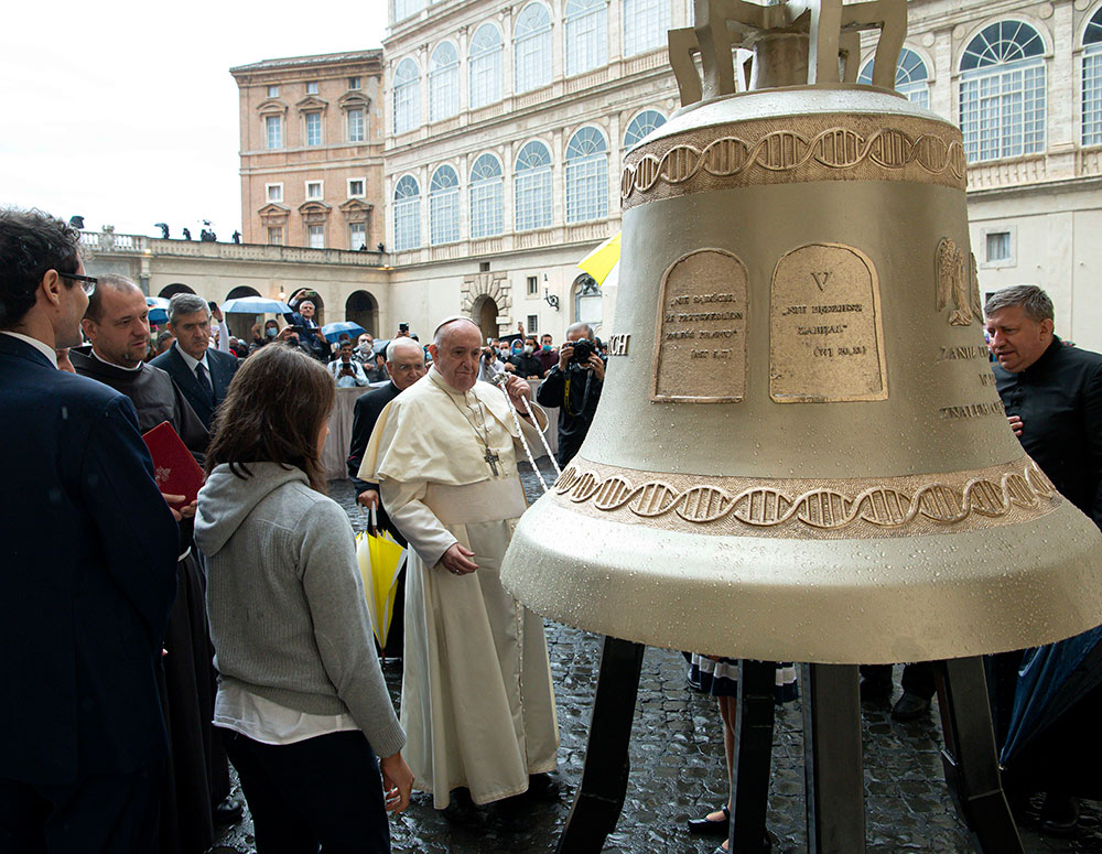 Pope Francis Blesses Pro-Life Bell Supported by Polish Knights