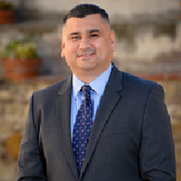 Oscar Sanchez, Branch Manager photo
