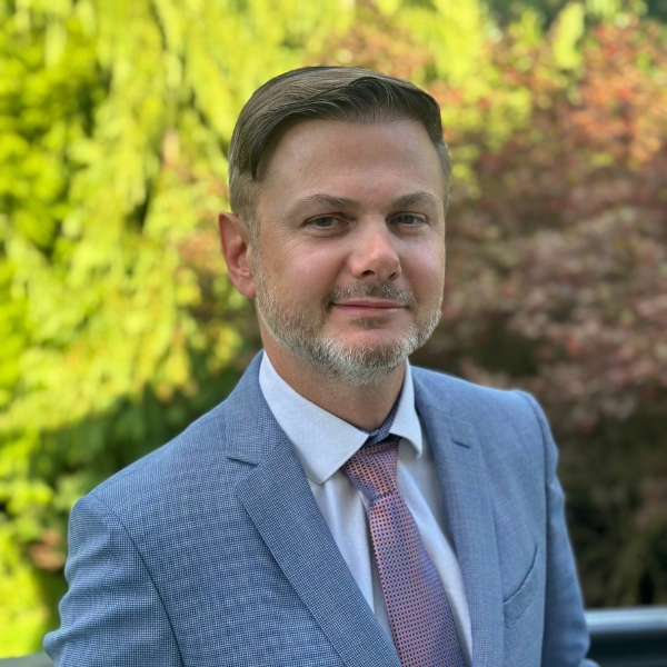 Aleks Nikitine, Branch Manager photo