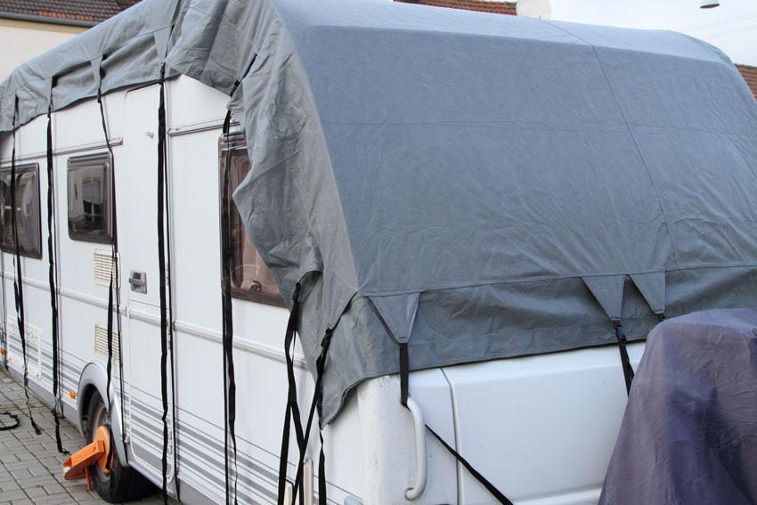 Pokrivalo za prikolico mora omogočati kroženje zraka in prikolico hkrati varovati pred poškodbami.